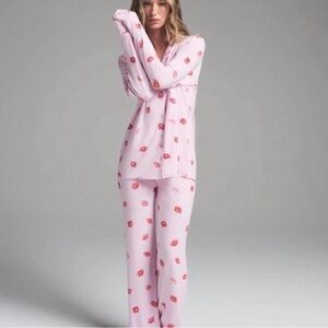 skims lip print pajama set